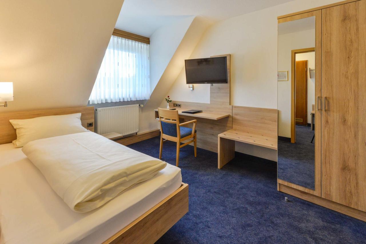 Hotel-Gasthof Rotes Ross Heroldsberg Bagian luar foto
